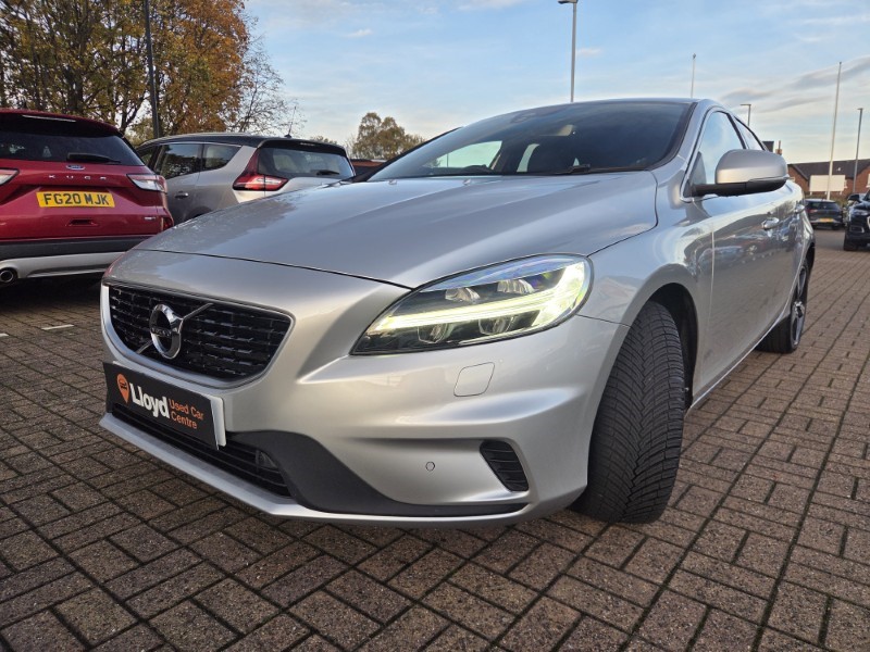 2019 (19) VOLVO V40 T3 [152] R DESIGN Edition 5dr Geartronic 5994891