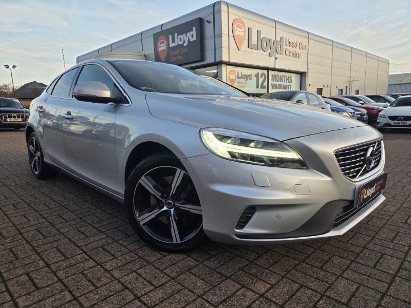 2019 (19) VOLVO V40 T3 [152] R DESIGN Edition 5dr Geartronic 5994892
