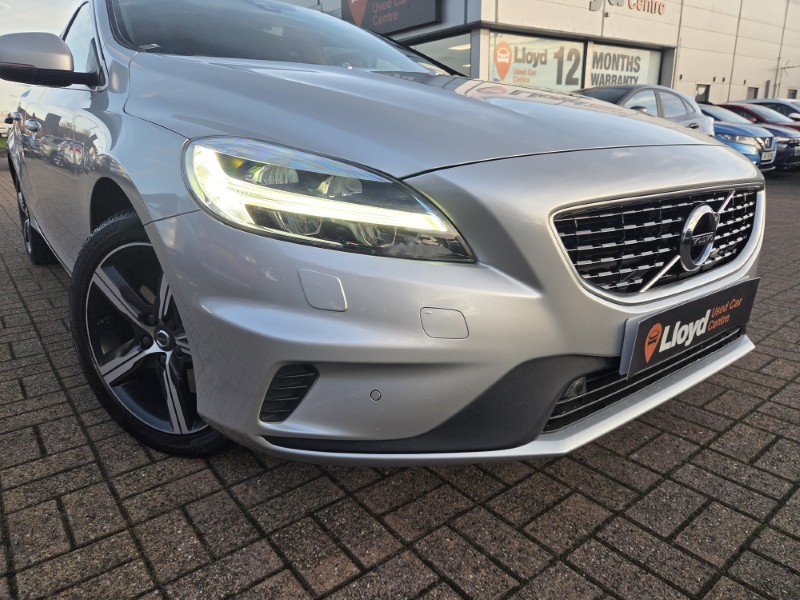 2019 (19) VOLVO V40 T3 [152] R DESIGN Edition 5dr Geartronic 5994889