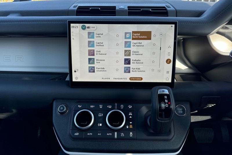 2024 (74) LAND ROVER DEFENDER 3.0 D350 X-Dynamic HSE 90 3dr Auto 3477842