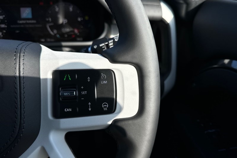 2024 (74) LAND ROVER DEFENDER 3.0 D350 X-Dynamic HSE 90 3dr Auto 3477837