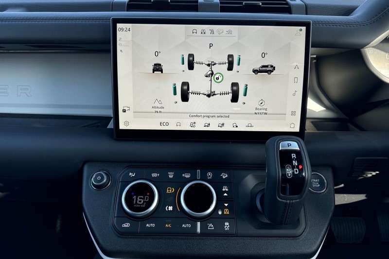 2024 (74) LAND ROVER DEFENDER 3.0 D350 X-Dynamic HSE 90 3dr Auto 3477844