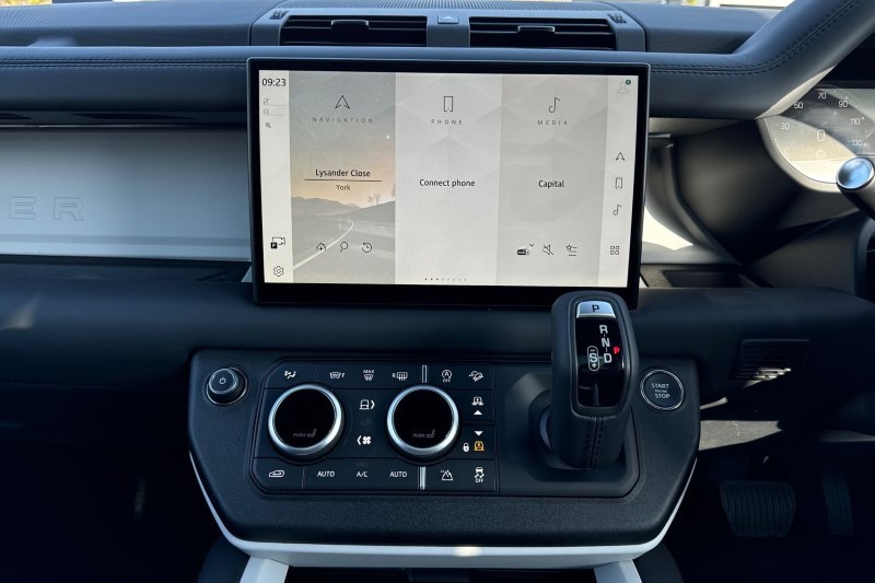 2024 (74) LAND ROVER DEFENDER 3.0 D350 X-Dynamic HSE 90 3dr Auto 3477839