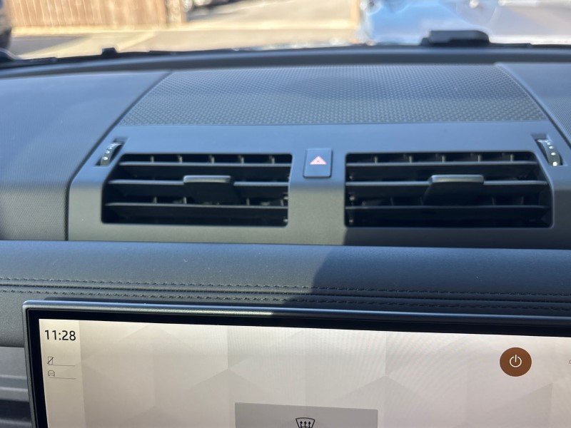  LAND ROVER DEFENDER 3.0 D350 X-Dynamic SE 90 3dr Auto 3553460