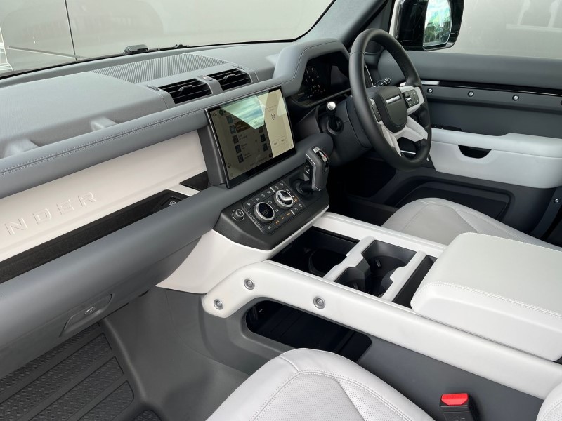  LAND ROVER DEFENDER 3.0 D350 X-Dynamic HSE 110 5dr Auto 3561602