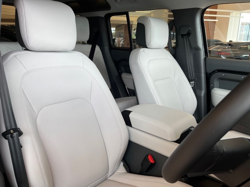  LAND ROVER DEFENDER 3.0 D350 X-Dynamic HSE 110 5dr Auto 3561586