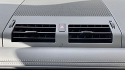 LAND ROVER DEFENDER 3.0 D350 X-Dynamic HSE 110 5dr Auto 3561597