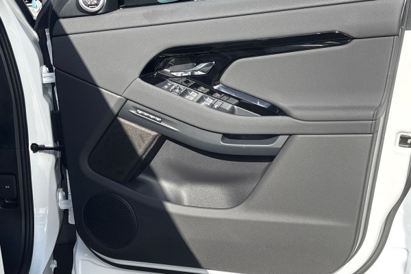  LAND ROVER RANGE ROVER EVOQUE 2.0 D200 Dynamic SE 5dr Auto 3570111