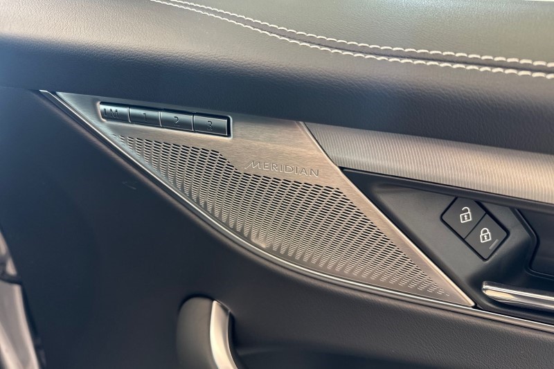 2024 (74) JAGUAR F-PACE 2.0 P400e R-Dynamic HSE Black 5dr Auto AWD 3541808