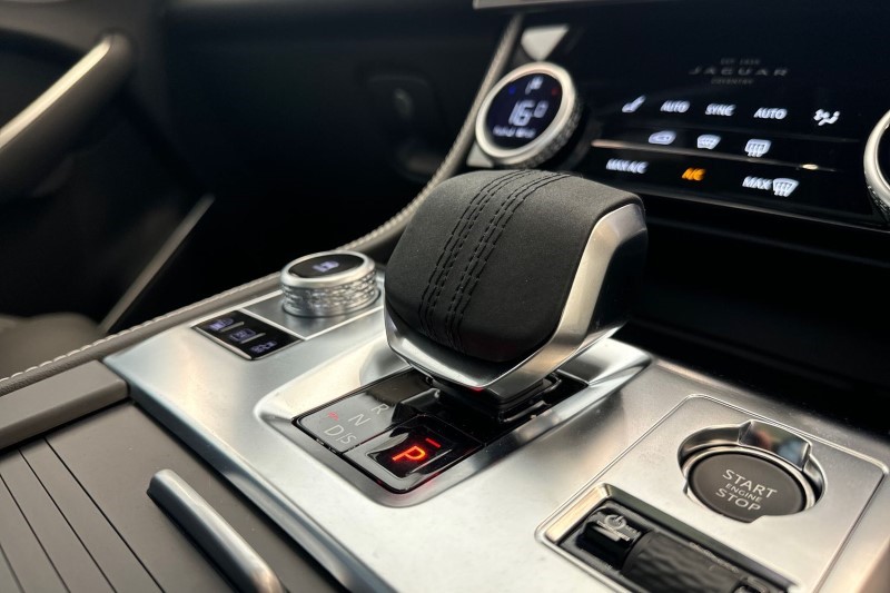 2024 (74) JAGUAR F-PACE 2.0 P400e R-Dynamic HSE Black 5dr Auto AWD 3541825
