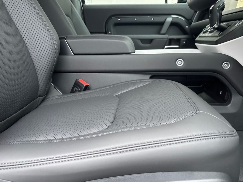  LAND ROVER DEFENDER 3.0 D250 X-Dynamic SE 90 3dr Auto 3551142