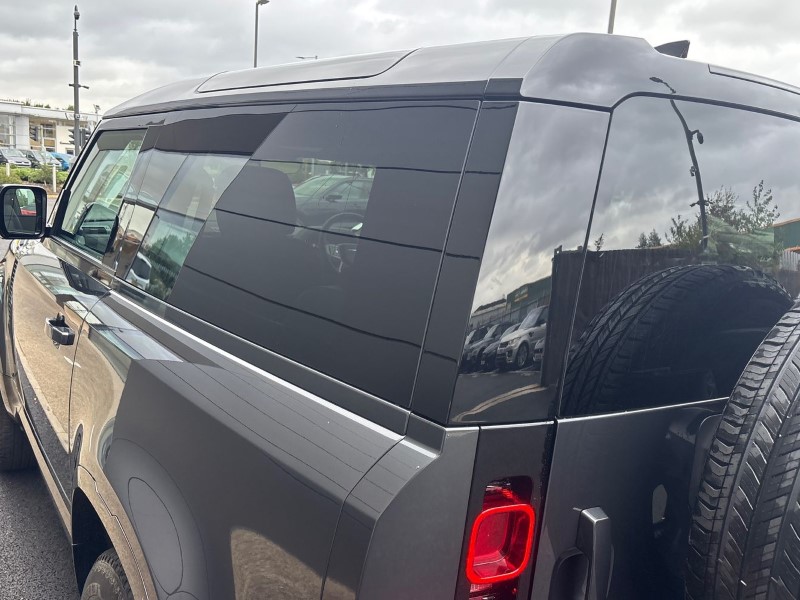  LAND ROVER DEFENDER 3.0 D250 X-Dynamic SE 90 3dr Auto 3551162