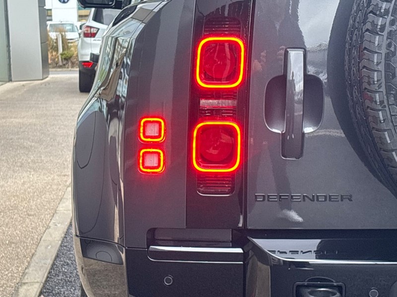  LAND ROVER DEFENDER 3.0 D250 X-Dynamic SE 90 3dr Auto 3551166