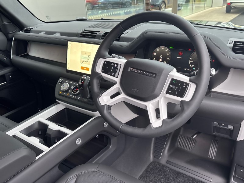  LAND ROVER DEFENDER 3.0 D250 X-Dynamic SE 90 3dr Auto 3551148