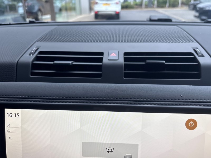  LAND ROVER DEFENDER 3.0 D250 X-Dynamic SE 90 3dr Auto 3551156