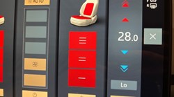 LAND ROVER RANGE ROVER 3.0 D300 SE 4dr Auto 4849321