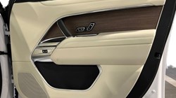 LAND ROVER RANGE ROVER 3.0 D300 SE 4dr Auto 4849309