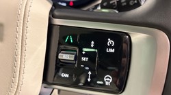 LAND ROVER RANGE ROVER 3.0 D300 SE 4dr Auto 4849316