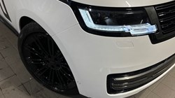 LAND ROVER RANGE ROVER 3.0 D300 SE 4dr Auto 4849328