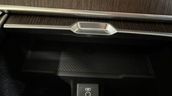 LAND ROVER RANGE ROVER 3.0 D300 SE 4dr Auto 4849323