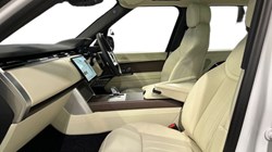 LAND ROVER RANGE ROVER 3.0 D300 SE 4dr Auto 4849289