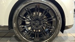 LAND ROVER RANGE ROVER 3.0 D300 SE 4dr Auto 4849294