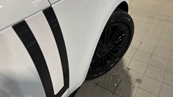 LAND ROVER RANGE ROVER 3.0 D300 SE 4dr Auto 4849335