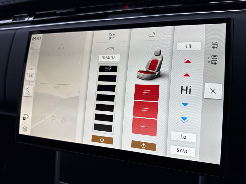  LAND ROVER RANGE ROVER 3.0 D300 SE 4dr Auto 4943611