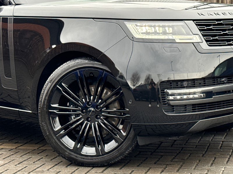  LAND ROVER RANGE ROVER 3.0 D300 SE 4dr Auto 4943615