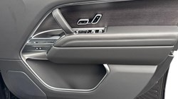 LAND ROVER RANGE ROVER 3.0 D300 SE 4dr Auto 4943603