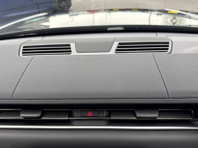  LAND ROVER RANGE ROVER 3.0 D300 SE 4dr Auto 4943612