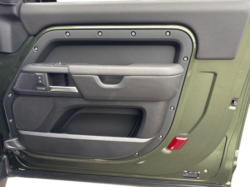  LAND ROVER DEFENDER 3.0 D350 X-Dynamic HSE 90 3dr Auto 4903267