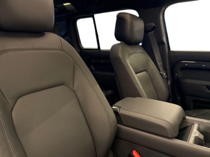  LAND ROVER DEFENDER 3.0 D350 X-Dynamic HSE 110 5dr Auto 4849619