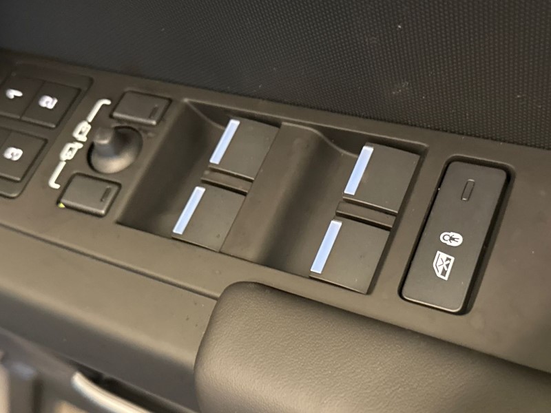  LAND ROVER DEFENDER 3.0 D350 X-Dynamic HSE 110 5dr Auto 4849616