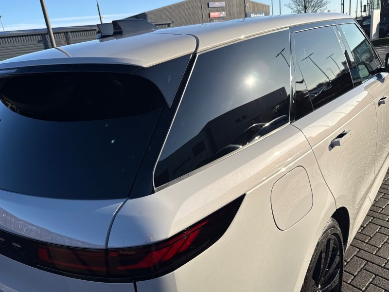  LAND ROVER RANGE ROVER SPORT 3.0 D300 Dynamic SE 5dr Auto 4938505