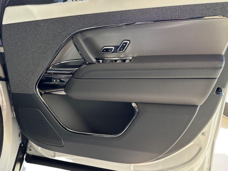  LAND ROVER RANGE ROVER SPORT 3.0 D300 Dynamic SE 5dr Auto 4938484