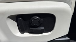 LAND ROVER DISCOVERY 3.0 D350 Gemini 5dr Auto 5495339