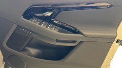 LAND ROVER RANGE ROVER EVOQUE 1.5 P270e Dynamic SE 5dr Auto 5360624
