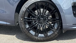 LAND ROVER RANGE ROVER SPORT 3.0 D300 Dynamic SE 5dr Auto 5436920