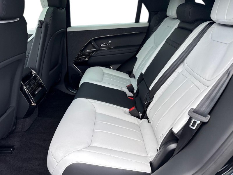  LAND ROVER RANGE ROVER SPORT 3.0 D300 Dynamic SE 5dr Auto 5557726