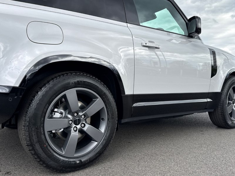  LAND ROVER DEFENDER 3.0 D250 X-Dynamic HSE 90 3dr Auto 5295256