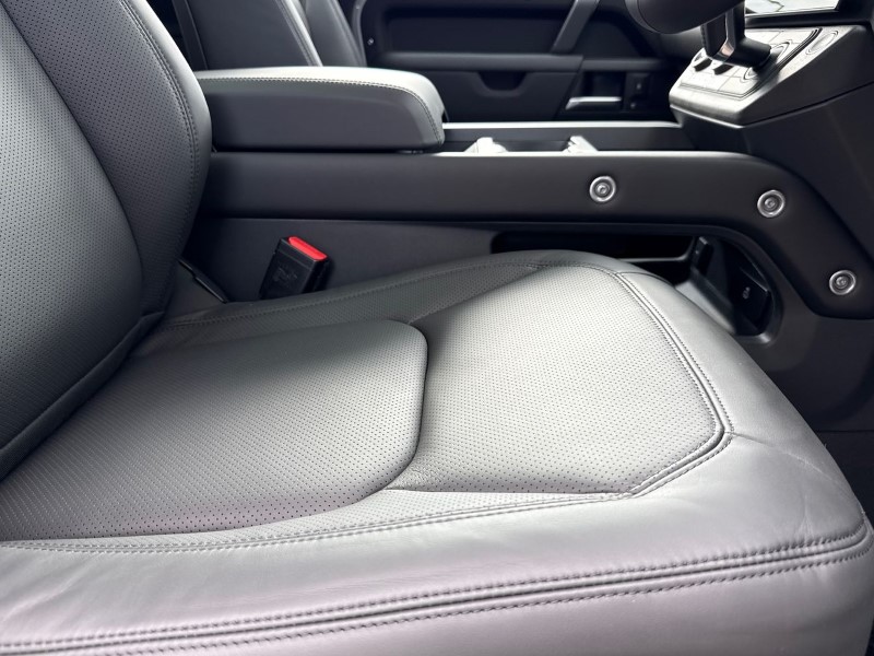  LAND ROVER DEFENDER 3.0 D250 X-Dynamic HSE 90 3dr Auto 5295241