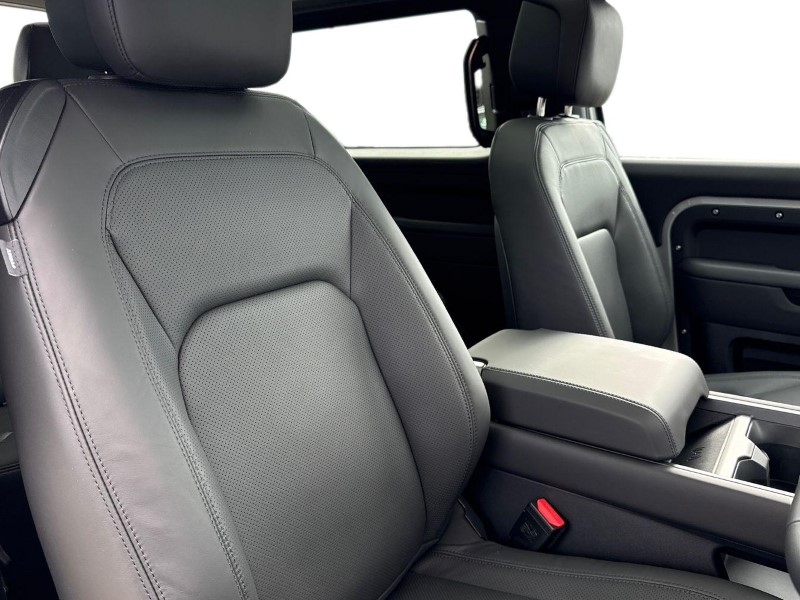  LAND ROVER DEFENDER 3.0 D250 X-Dynamic HSE 90 3dr Auto 5295242