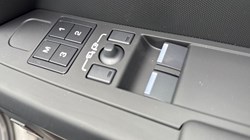 LAND ROVER DEFENDER 3.0 D250 X-Dynamic HSE 90 3dr Auto 5295239