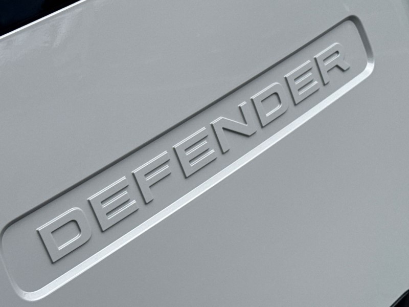  LAND ROVER DEFENDER 3.0 D250 X-Dynamic HSE 90 3dr Auto 5295253