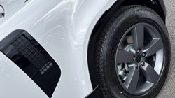 LAND ROVER DEFENDER 3.0 D250 X-Dynamic HSE 90 3dr Auto 5295236