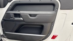 LAND ROVER DEFENDER 3.0 D250 X-Dynamic HSE 90 3dr Auto 5295238