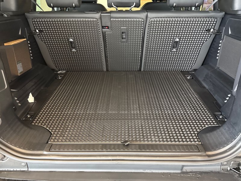  LAND ROVER DEFENDER 3.0 D250 X-Dynamic SE 110 5dr Auto 5246082