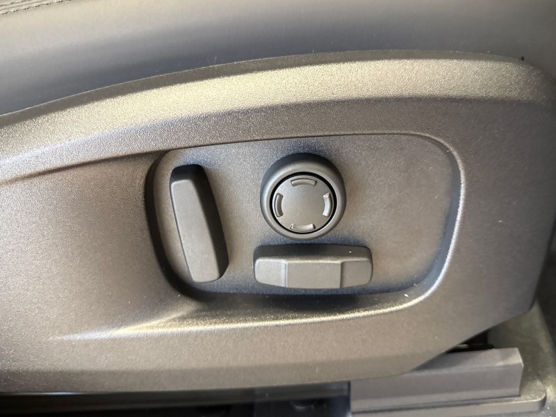  LAND ROVER DEFENDER 3.0 D250 X-Dynamic SE 110 5dr Auto 5246095