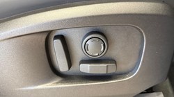 LAND ROVER DEFENDER 3.0 D250 X-Dynamic SE 110 5dr Auto 5246095